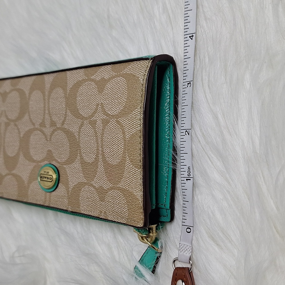 COACH Light Khaki and Jade Signature C Design Zipper Wallet NWT - Picture 6 of 7